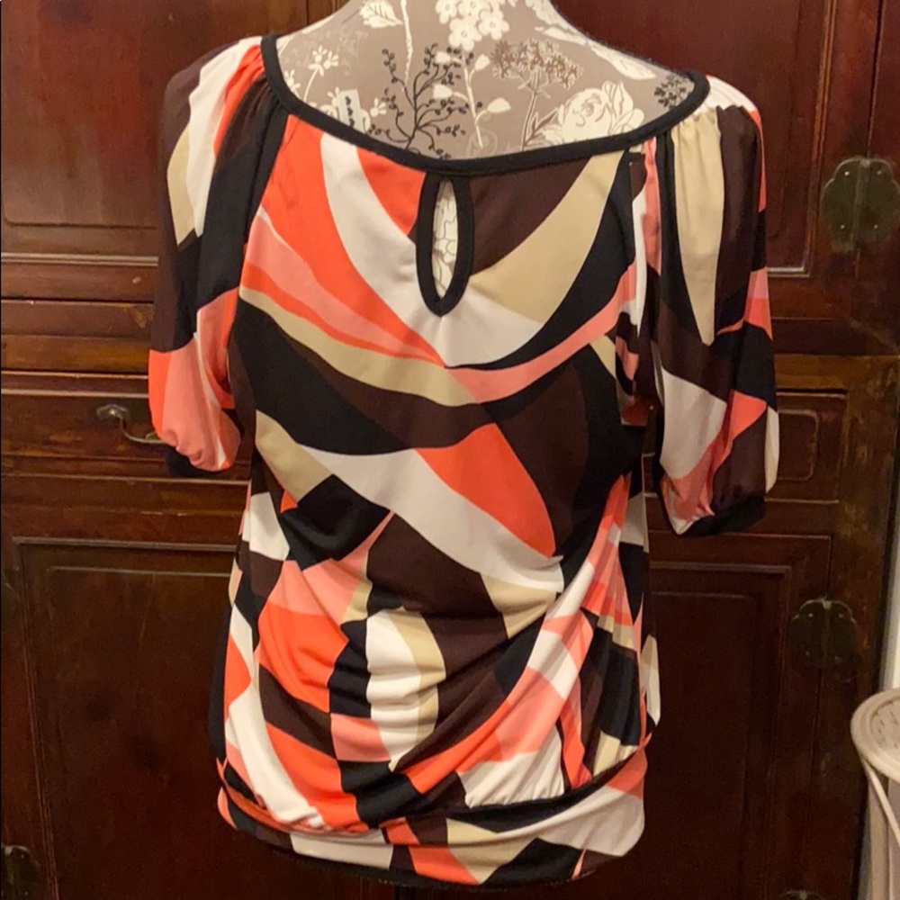 Geometric Pattern Top - Picture 2 of 3